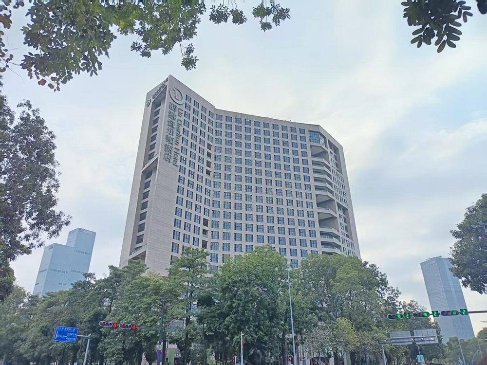 丽雅查尔顿广场外观图1